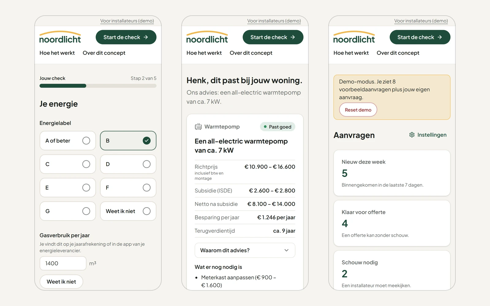 Drie telefoonschermen van Huisklaar: de vragenlijst, het advies met richtprijs en subsidie, en het installateursdashboard